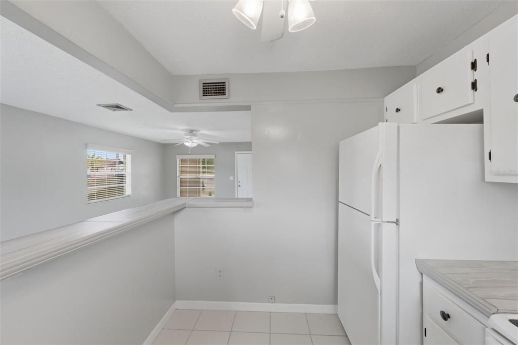 出租: $2,100 (2 贝兹, 2 浴室, 945 平方英尺)