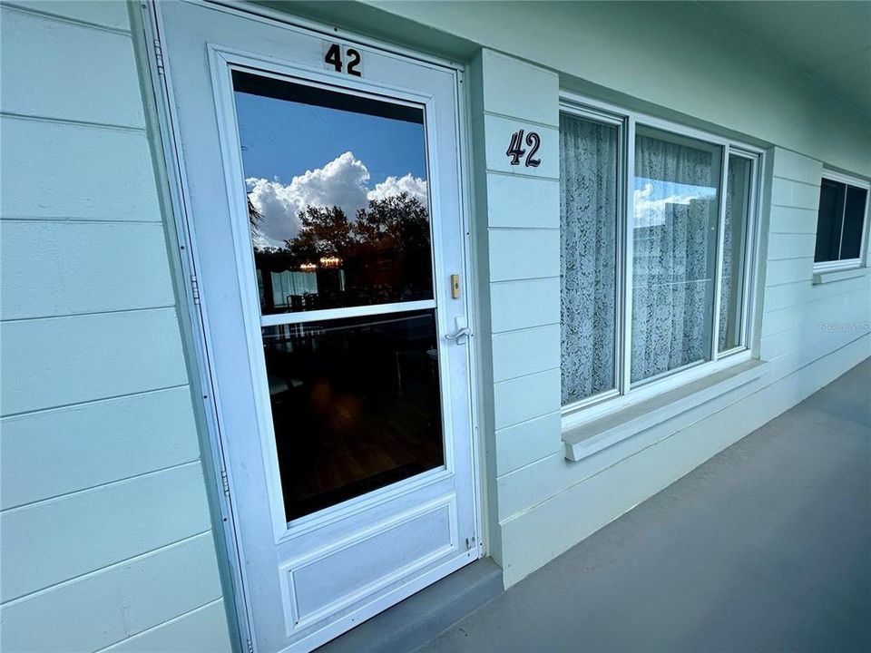 待售: $160,000 (2 贝兹, 2 浴室, 1100 平方英尺)