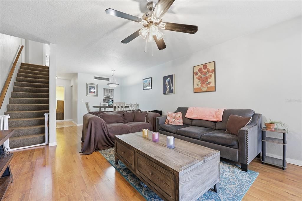 待售: $74,900 (2 贝兹, 2 浴室, 1292 平方英尺)