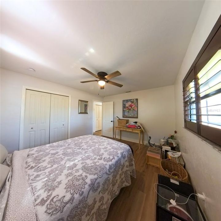 Active With Contract: $410,000 (3 beds, 2 baths, 1998 Square Feet)