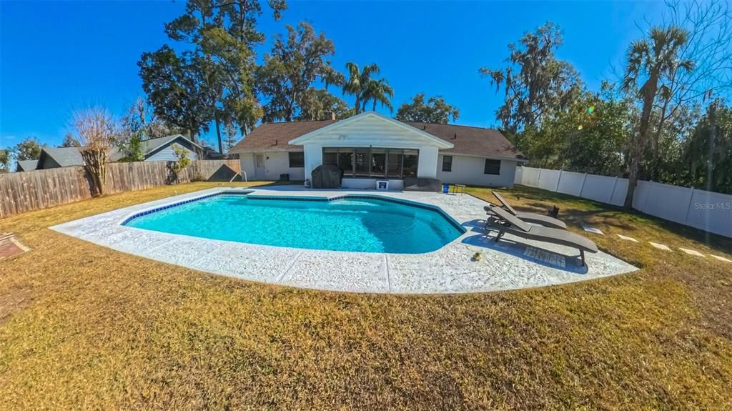Active With Contract: $410,000 (3 beds, 2 baths, 1998 Square Feet)