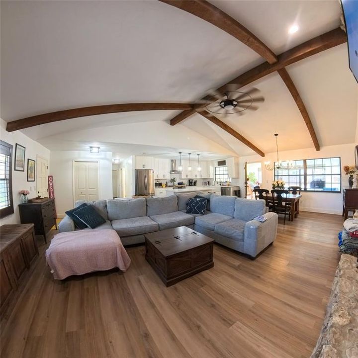 Active With Contract: $410,000 (3 beds, 2 baths, 1998 Square Feet)