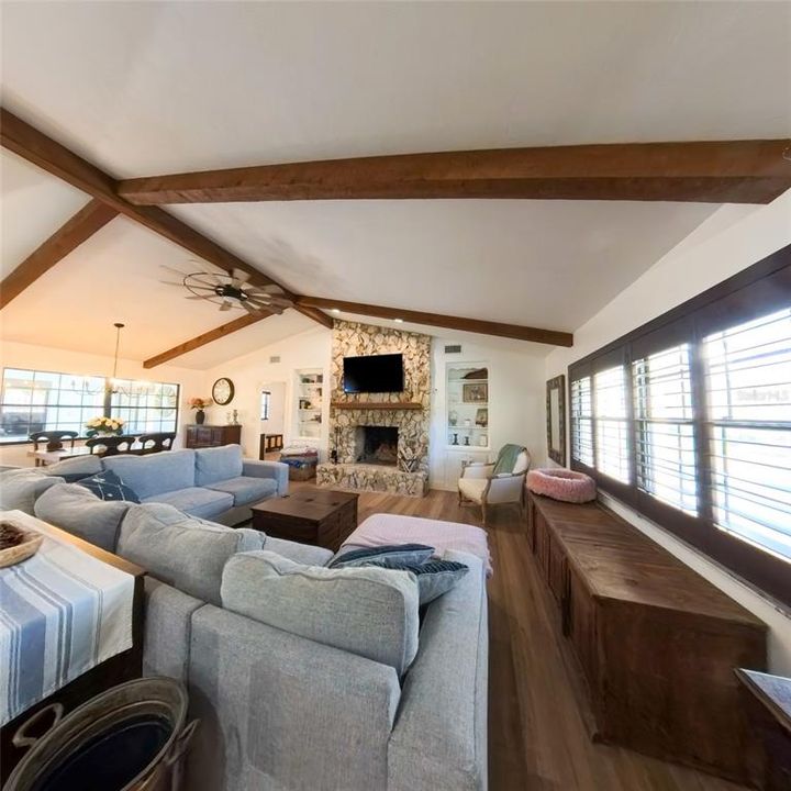 Active With Contract: $410,000 (3 beds, 2 baths, 1998 Square Feet)