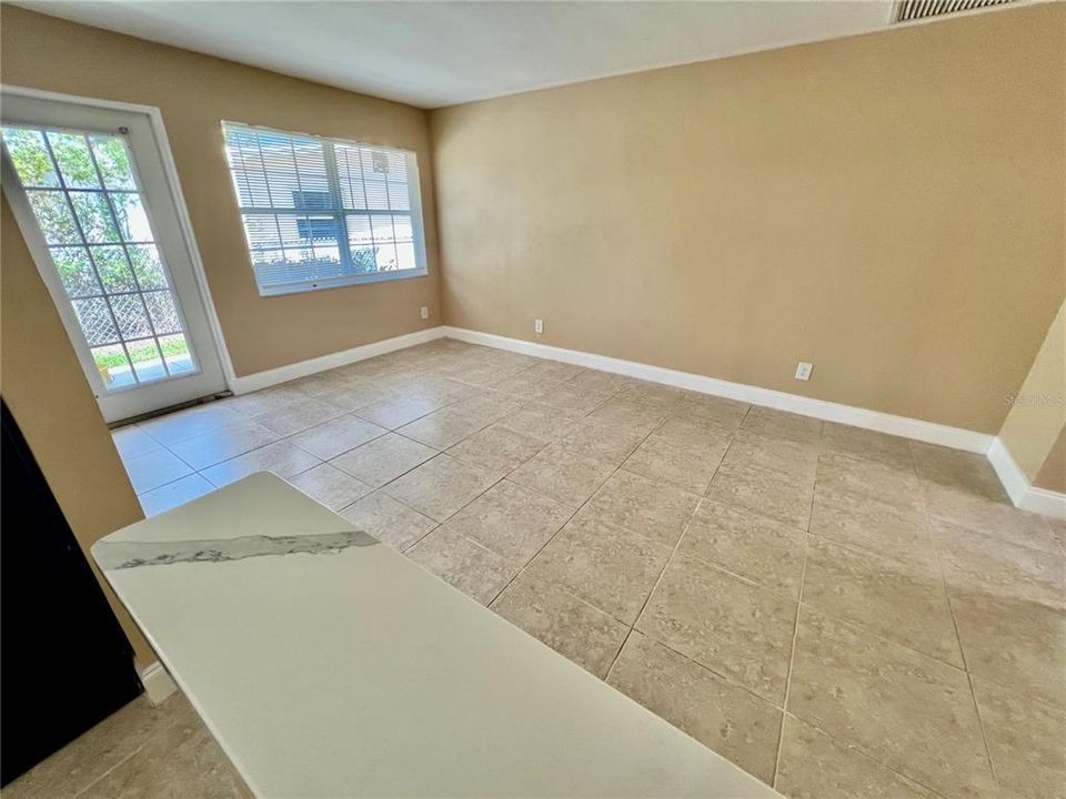 Activo con contrato: $1,695 (1 camas, 1 baños, 580 Pies cuadrados)