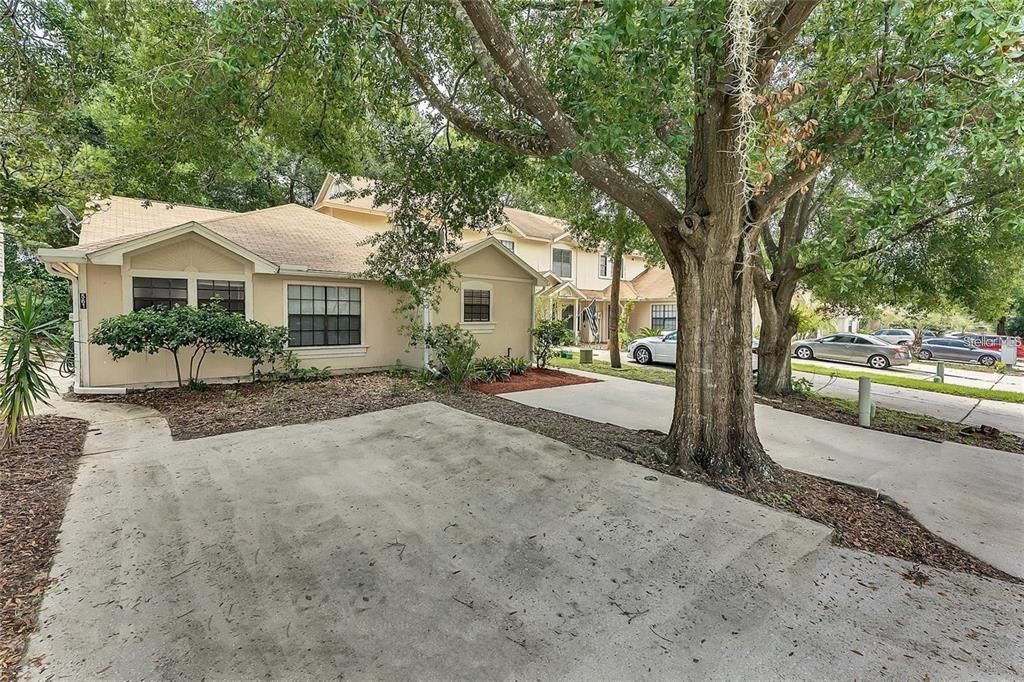 Recently Rented: $1,950 (3 beds, 2 baths, 1365 Square Feet)