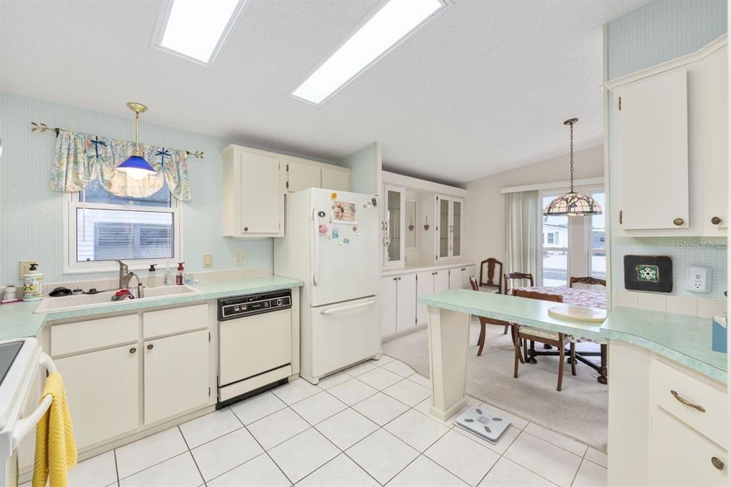 En Venta: $189,700 (2 camas, 2 baños, 1144 Pies cuadrados)