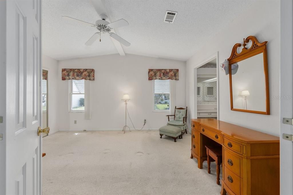 En Venta: $189,700 (2 camas, 2 baños, 1144 Pies cuadrados)