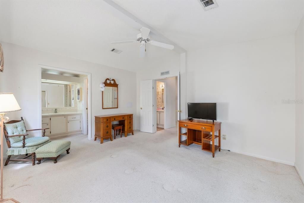 En Venta: $189,700 (2 camas, 2 baños, 1144 Pies cuadrados)