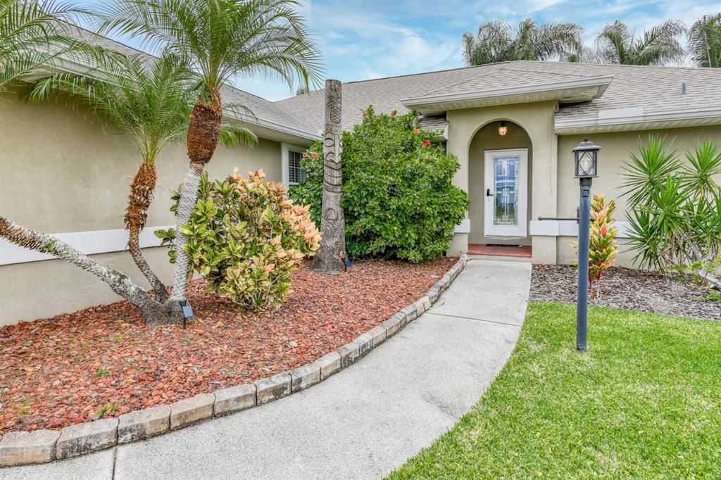 En Venta: $799,000 (4 camas, 2 baños, 1975 Pies cuadrados)