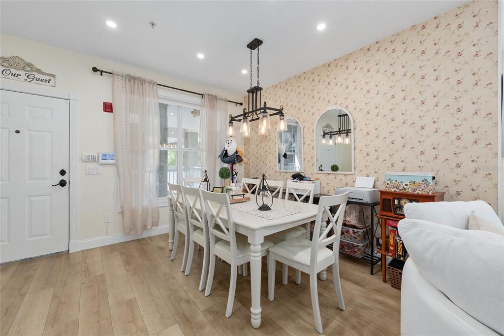 На продажу: $365,000 (2 спален, 2 ванн, 1155 Квадратных фут)