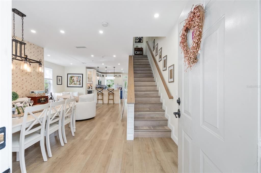 На продажу: $365,000 (2 спален, 2 ванн, 1155 Квадратных фут)