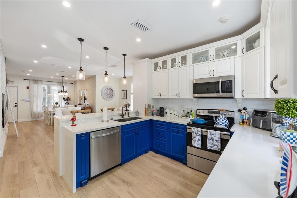 На продажу: $365,000 (2 спален, 2 ванн, 1155 Квадратных фут)