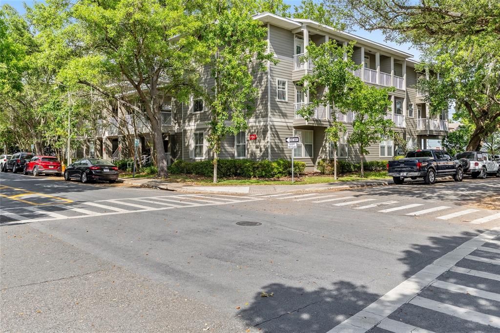 На продажу: $365,000 (2 спален, 2 ванн, 1155 Квадратных фут)