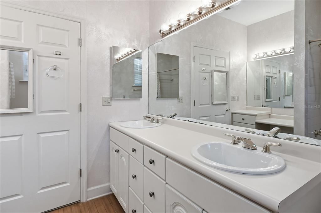 For Sale: $295,000 (3 beds, 2 baths, 2002 Square Feet)