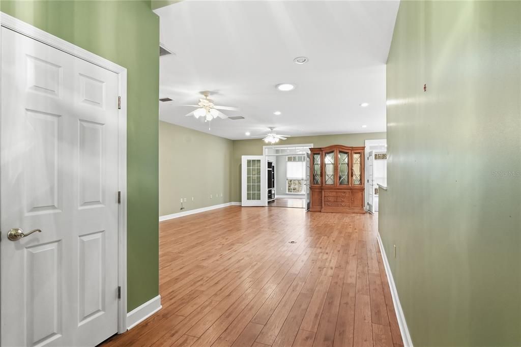 For Sale: $295,000 (3 beds, 2 baths, 2002 Square Feet)