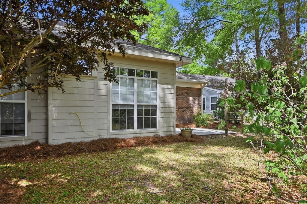 For Sale: $295,000 (3 beds, 2 baths, 2002 Square Feet)
