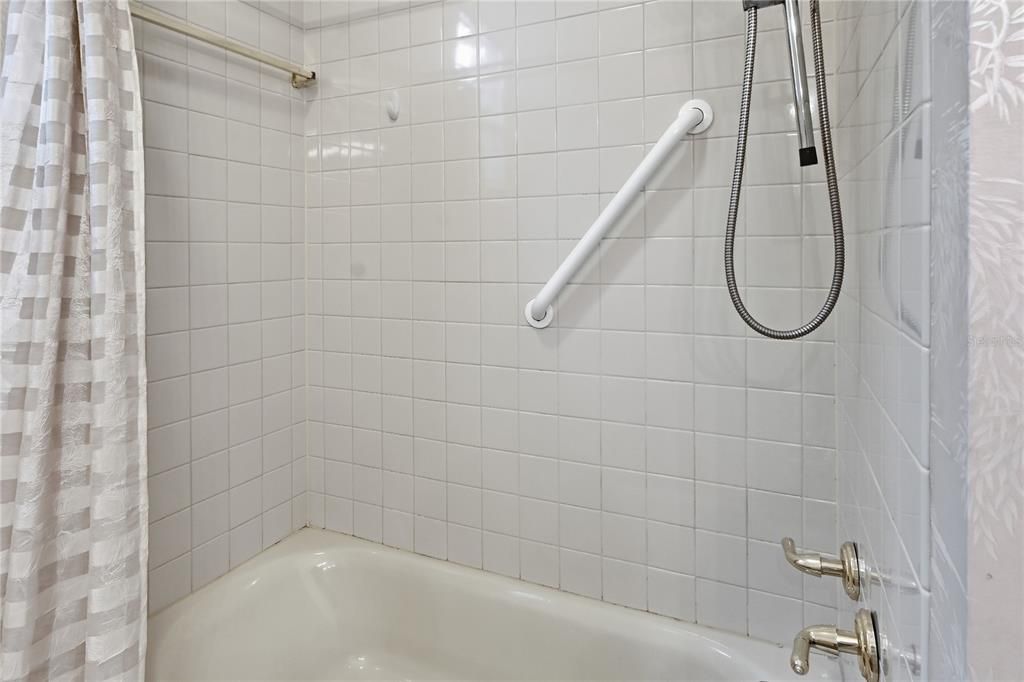 For Sale: $295,000 (3 beds, 2 baths, 2002 Square Feet)