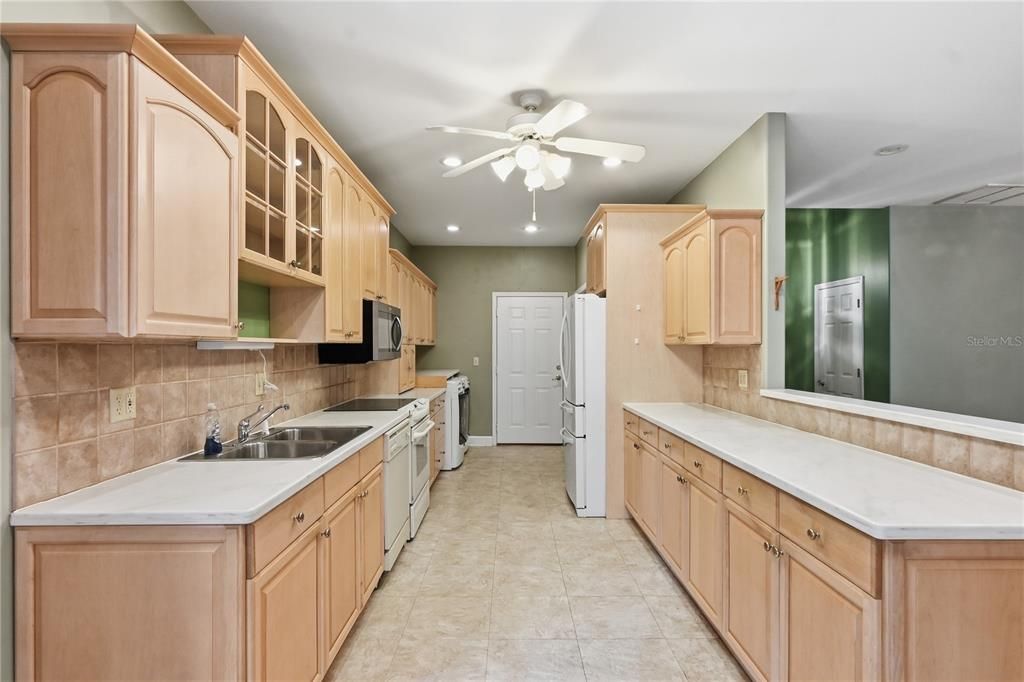 For Sale: $295,000 (3 beds, 2 baths, 2002 Square Feet)