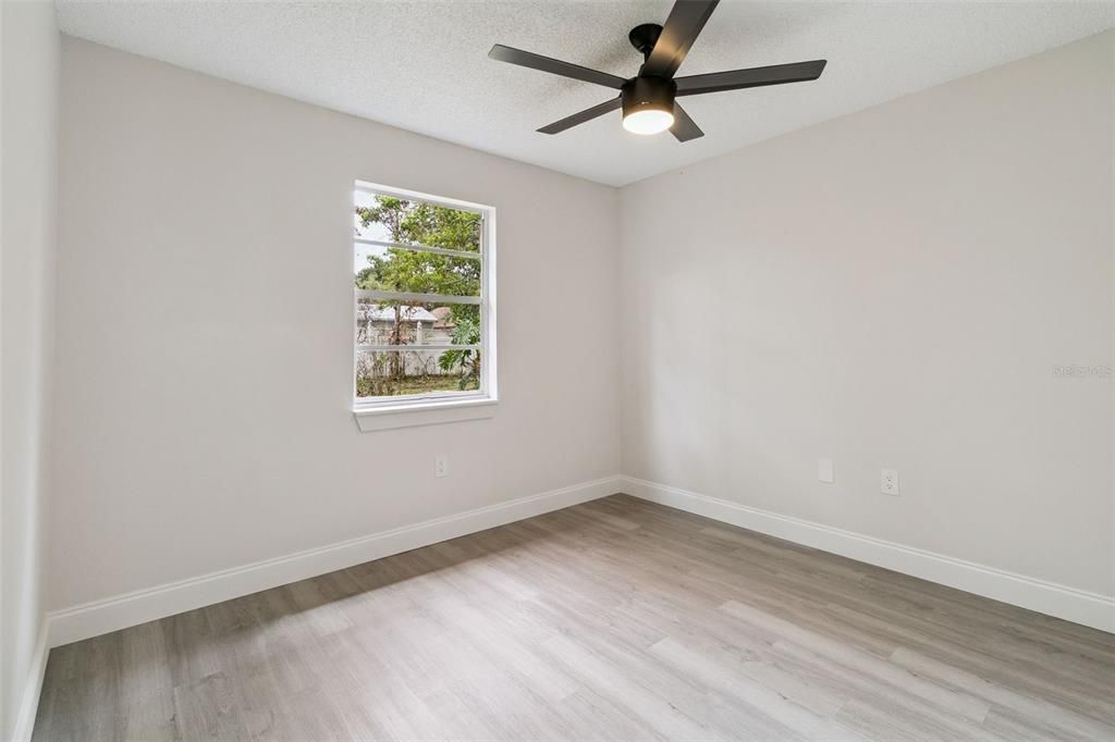 Activo con contrato: $325,000 (3 camas, 2 baños, 1460 Pies cuadrados)