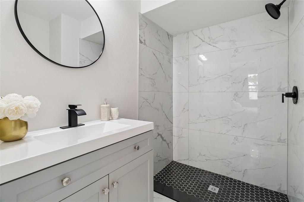 Activo con contrato: $325,000 (3 camas, 2 baños, 1460 Pies cuadrados)