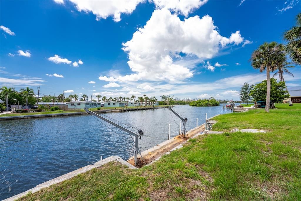 На продажу: $479,000 (0.33 acres)