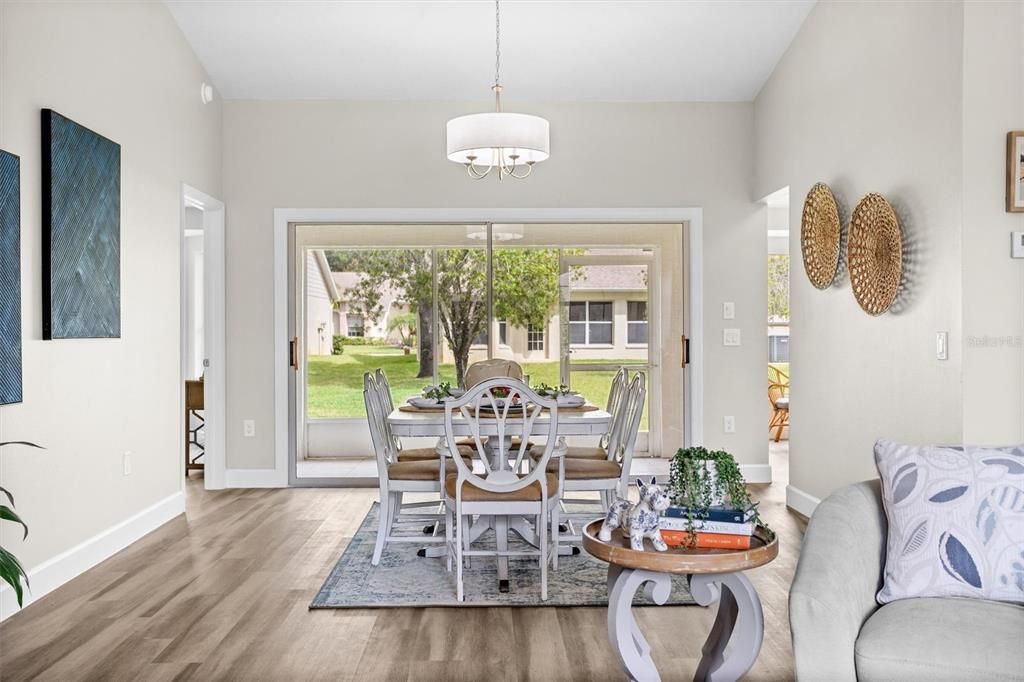 На продажу: $374,900 (2 спален, 2 ванн, 1546 Квадратных фут)