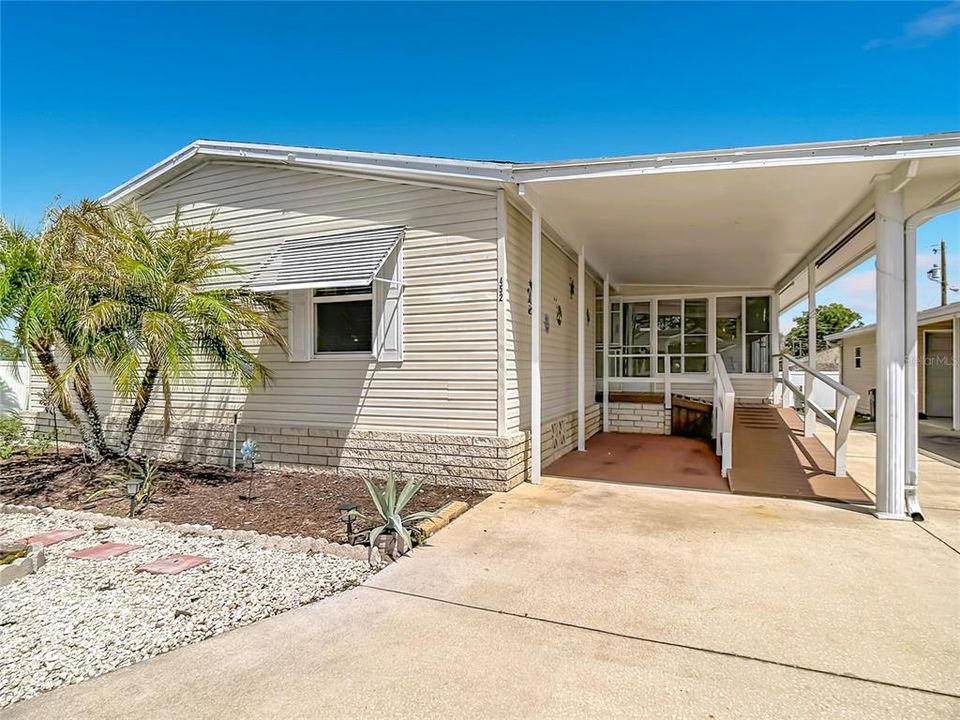 For Sale: $260,000 (2 beds, 2 baths, 1512 Square Feet)
