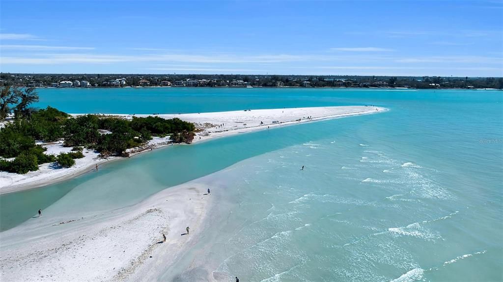 En Venta: $1,800,000 (0.16 acres)