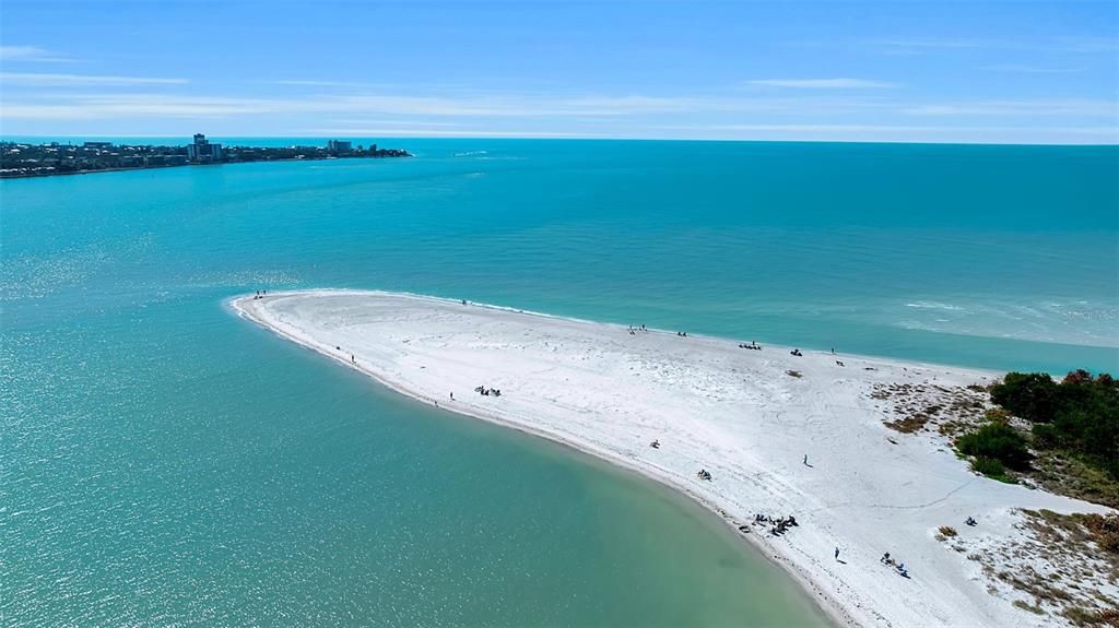 En Venta: $1,800,000 (0.16 acres)