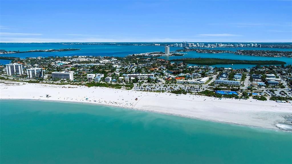 En Venta: $1,800,000 (0.16 acres)