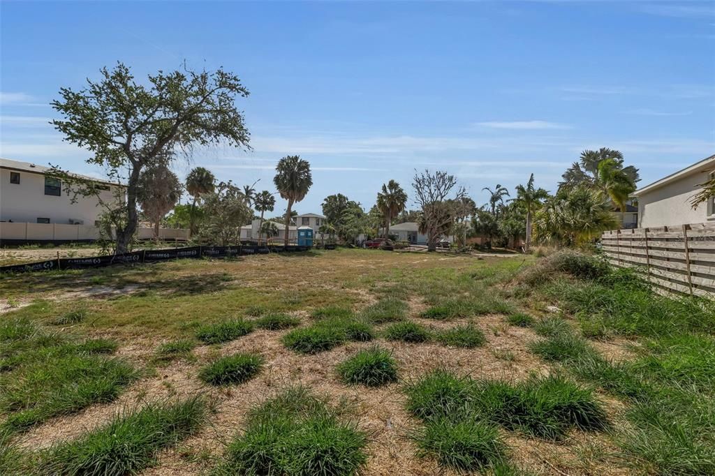 En Venta: $1,800,000 (0.16 acres)