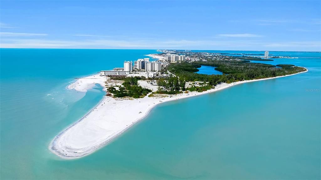 En Venta: $1,800,000 (0.16 acres)