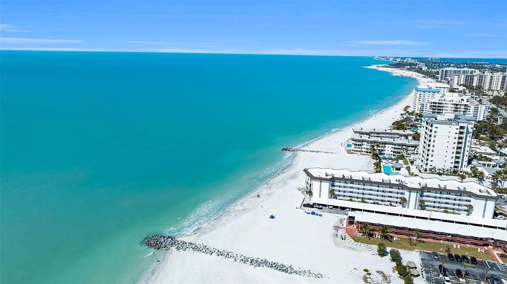 En Venta: $1,800,000 (0.16 acres)