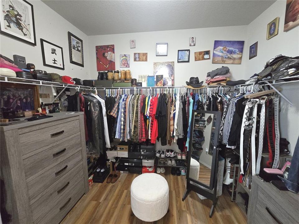 En Venta: $397,500 (4 camas, 2 baños, 2854 Pies cuadrados)