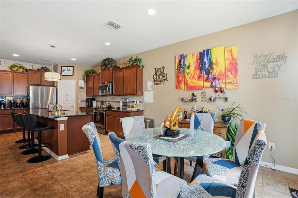 En Venta: $397,500 (4 camas, 2 baños, 2854 Pies cuadrados)