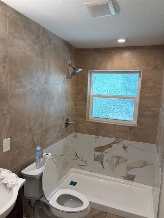 For Rent: $2,600 (3 beds, 2 baths, 2008 Square Feet)