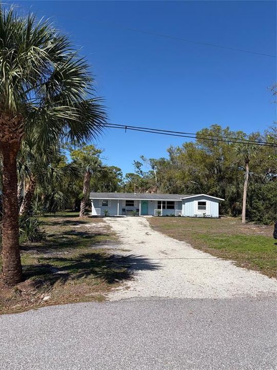 For Rent: $2,600 (3 beds, 2 baths, 2008 Square Feet)