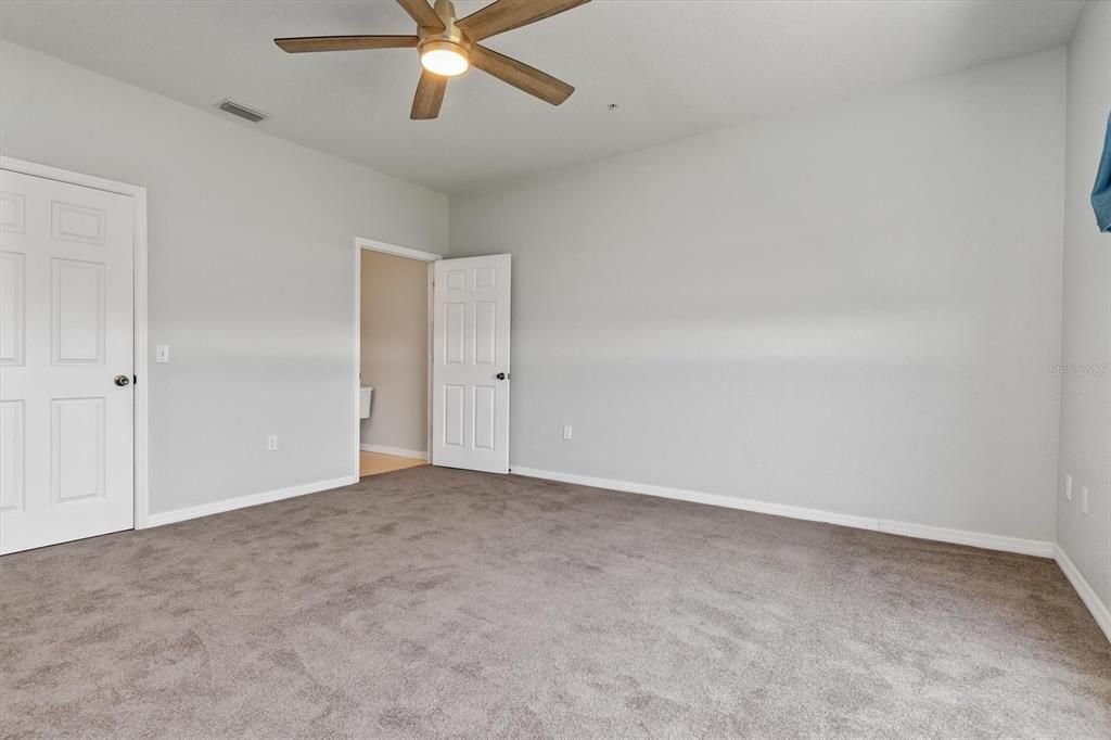 For Rent: $3,100 (3 beds, 3 baths, 2044 Square Feet)