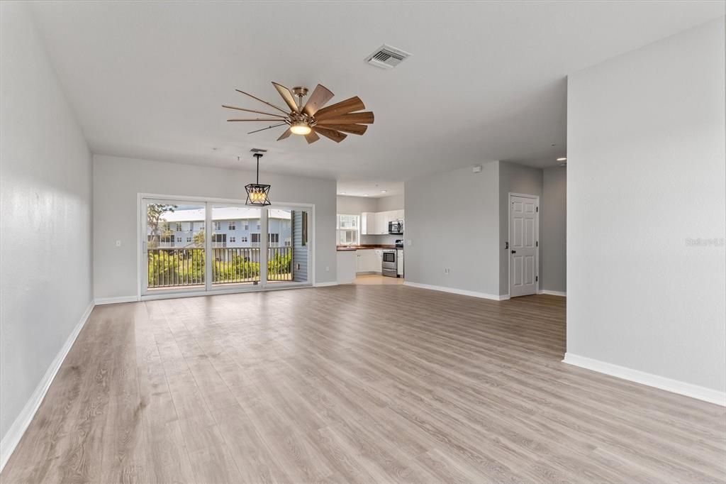 For Rent: $3,100 (3 beds, 3 baths, 2044 Square Feet)