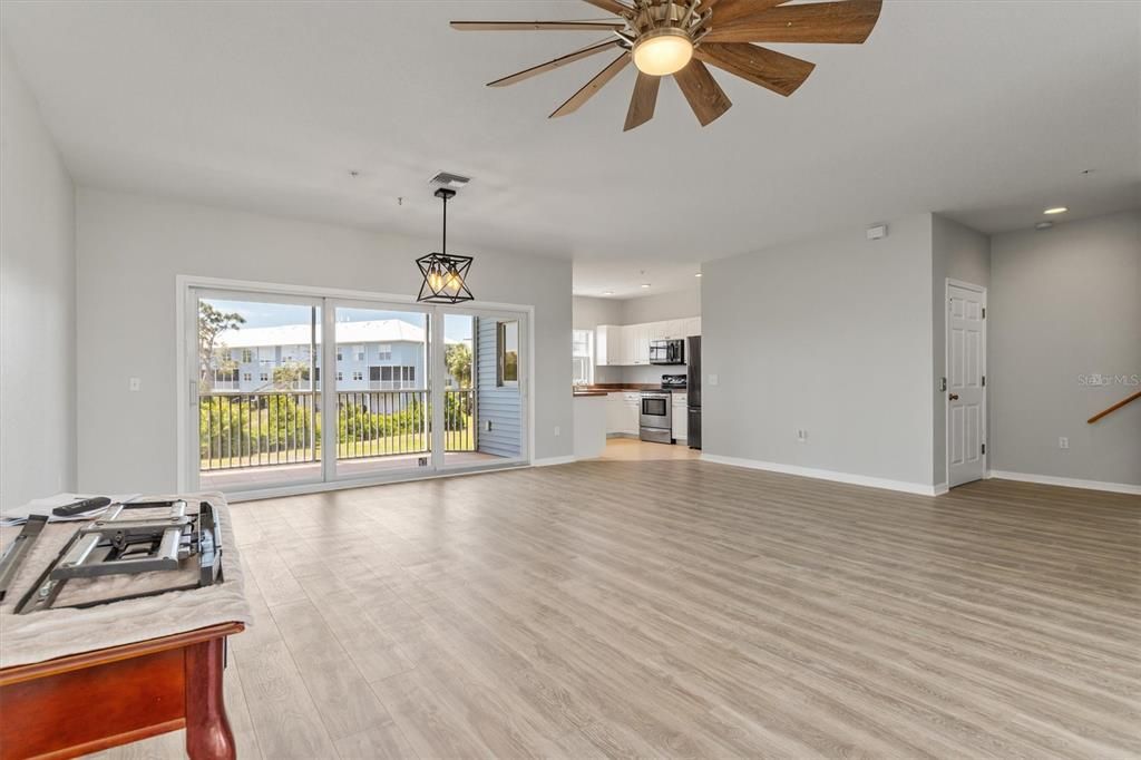For Rent: $3,100 (3 beds, 3 baths, 2044 Square Feet)