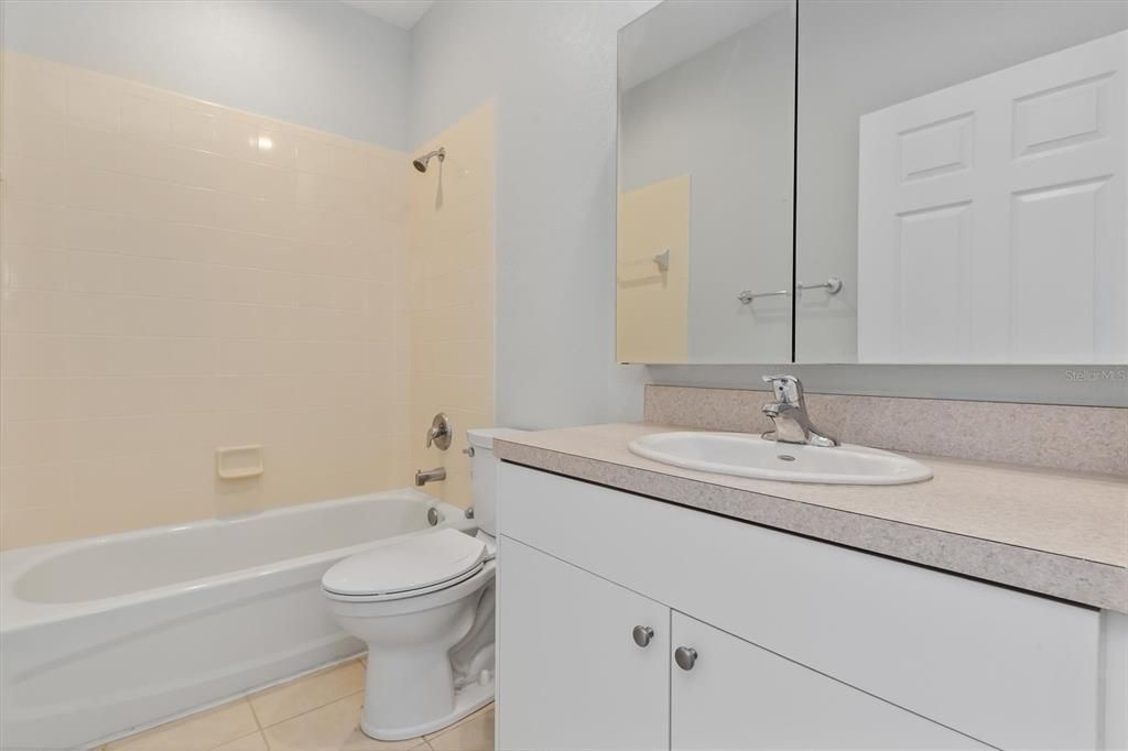 For Rent: $3,100 (3 beds, 3 baths, 2044 Square Feet)