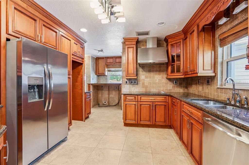 На продажу: $809,000 (3 спален, 1 ванн, 1800 Квадратных фут)