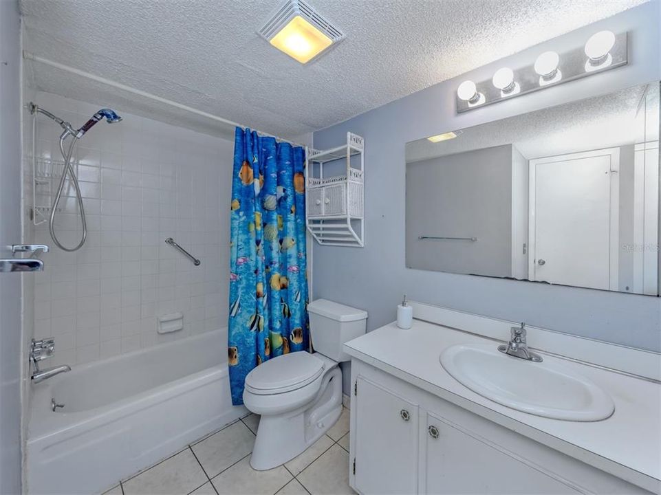 For Sale: $97,201 (1 beds, 1 baths, 703 Square Feet)