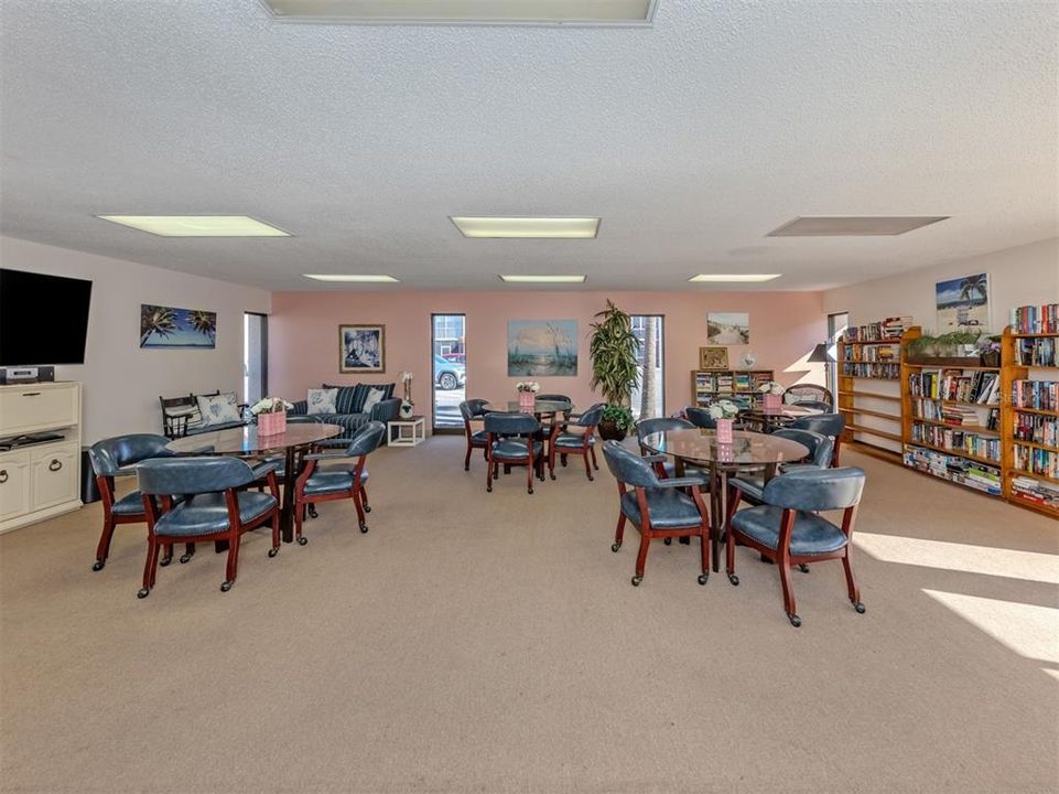 For Sale: $97,201 (1 beds, 1 baths, 703 Square Feet)