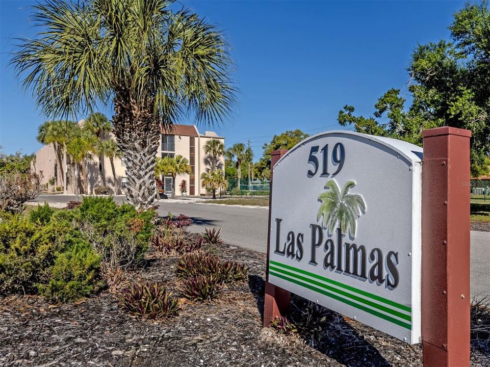 For Sale: $97,201 (1 beds, 1 baths, 703 Square Feet)