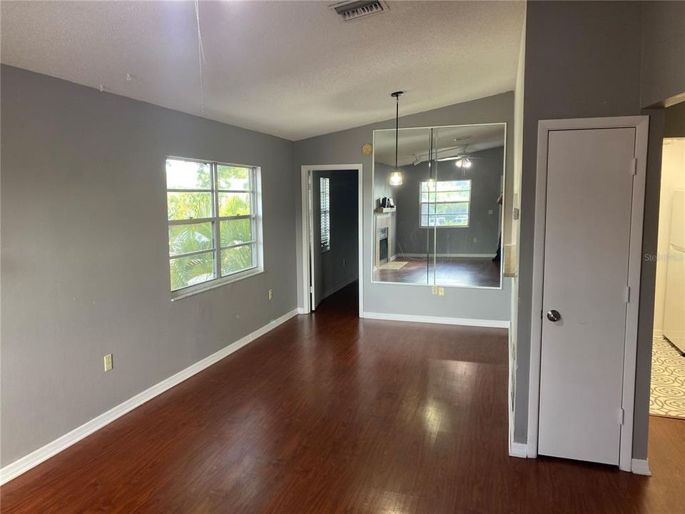 Activo con contrato: $99,900 (2 camas, 2 baños, 912 Pies cuadrados)