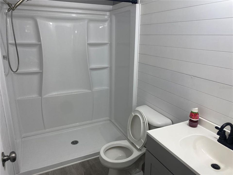 Activo con contrato: $99,900 (2 camas, 2 baños, 912 Pies cuadrados)