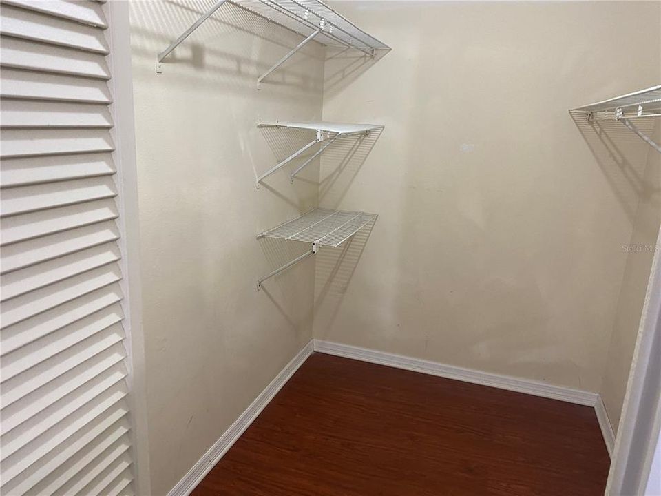 Activo con contrato: $99,900 (2 camas, 2 baños, 912 Pies cuadrados)