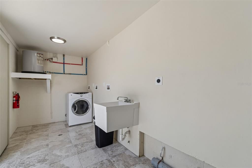 For Sale: $4,199,000 (0 beds, 0 baths, 5932 Square Feet)