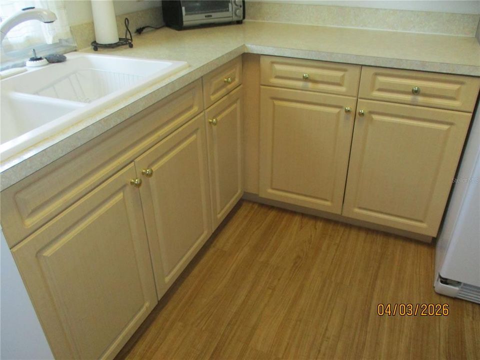 На продажу: $249,000 (2 спален, 2 ванн, 1121 Квадратных фут)